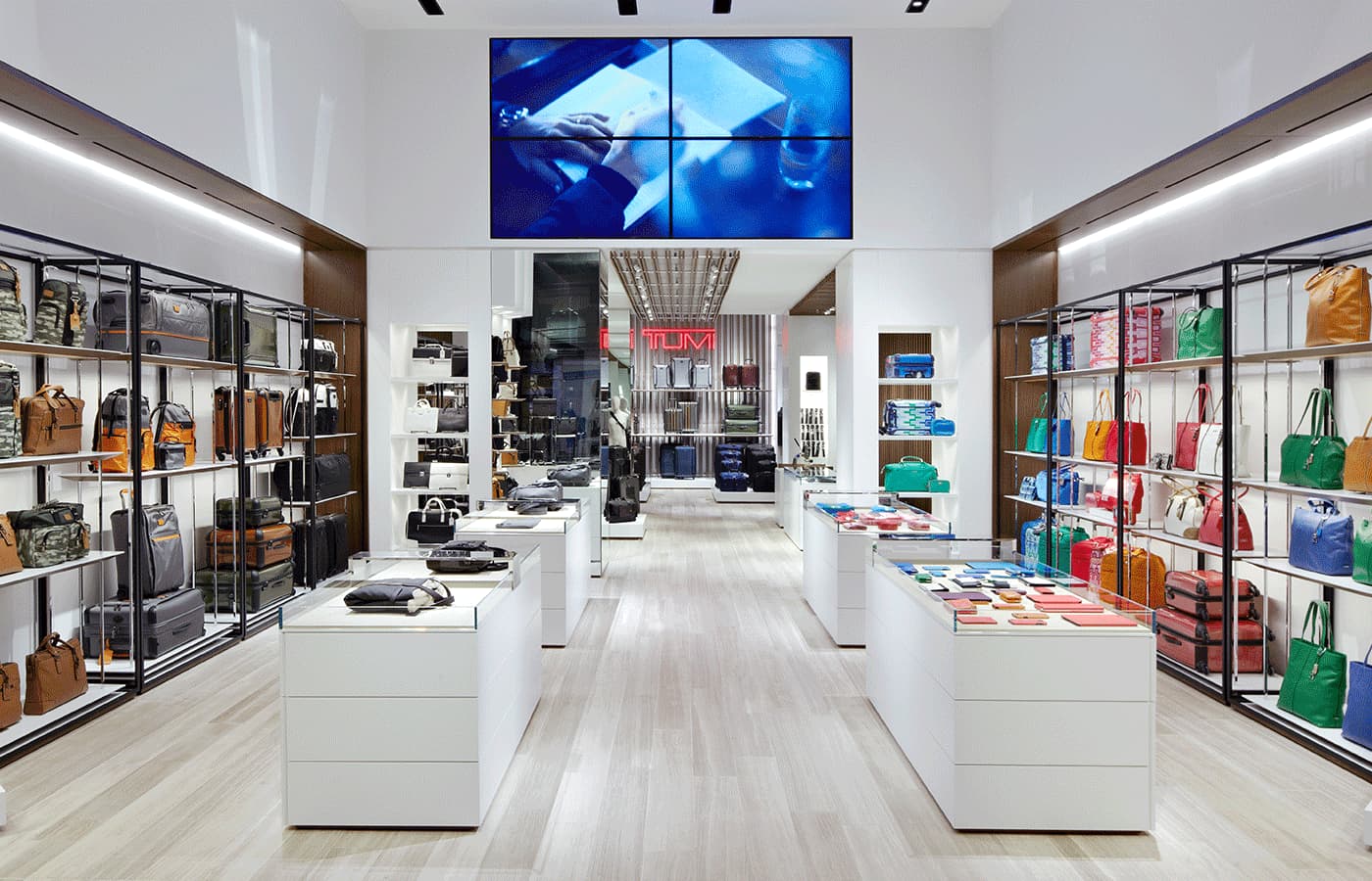 Tumi boutique clearance
