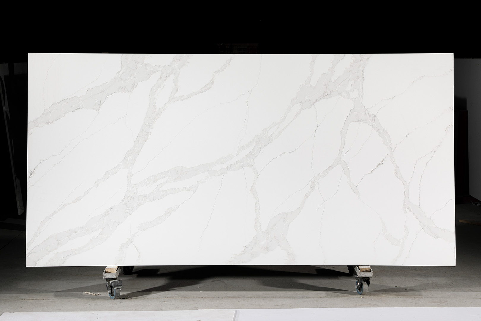 PERPETUA SUPERIORE CALACATA QUARTZ 2CM P Walker Zanger