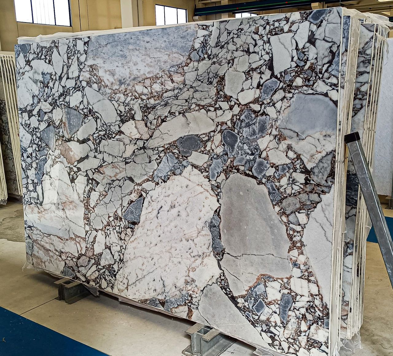 ヘチャン　ポラロイド Breccia Celestia Honed Slab 2cm - Walker Zanger